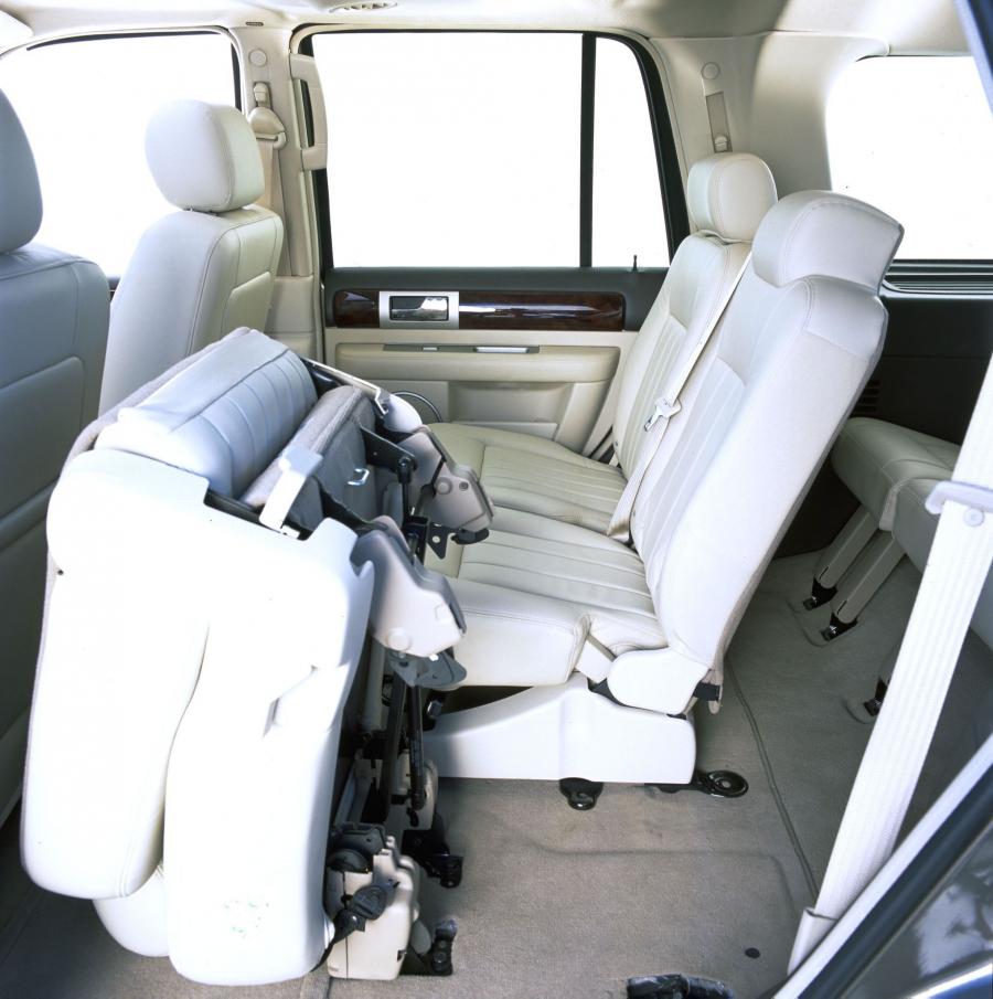  Lincoln Navigator 2003 года  (фото 9 из 59)
